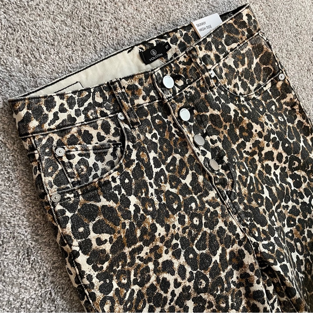New Volcom Women’s 27 Leopard Print High Rise Button Fly Skinny Denim Jeans - Picture 3 of 16